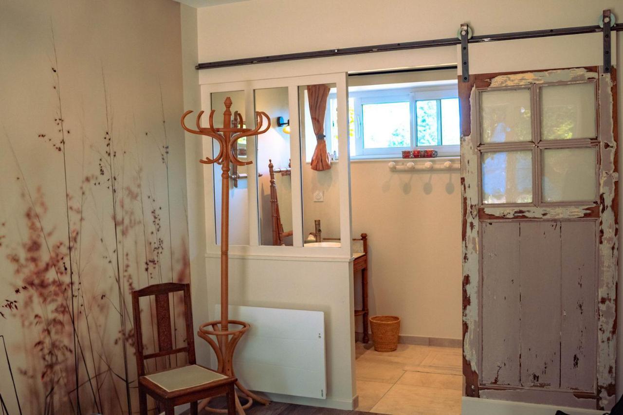 Bed and Breakfast Les Jardins De Nanine Lapleau Exterior foto