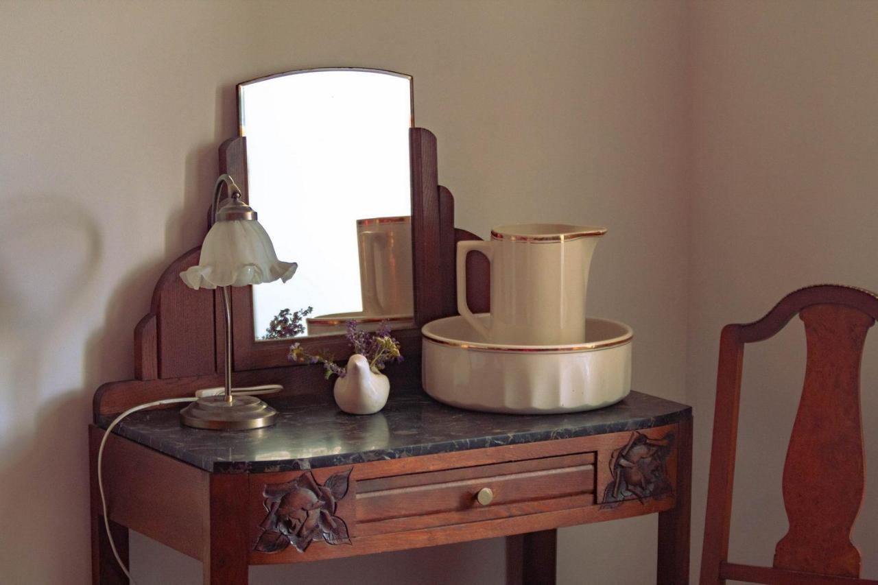 Bed and Breakfast Les Jardins De Nanine Lapleau Exterior foto