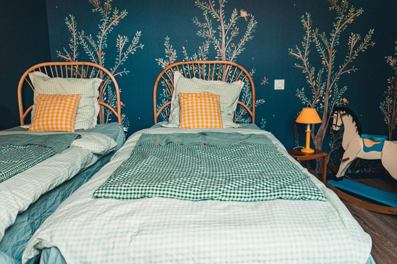 Bed and Breakfast Les Jardins De Nanine Lapleau Exterior foto