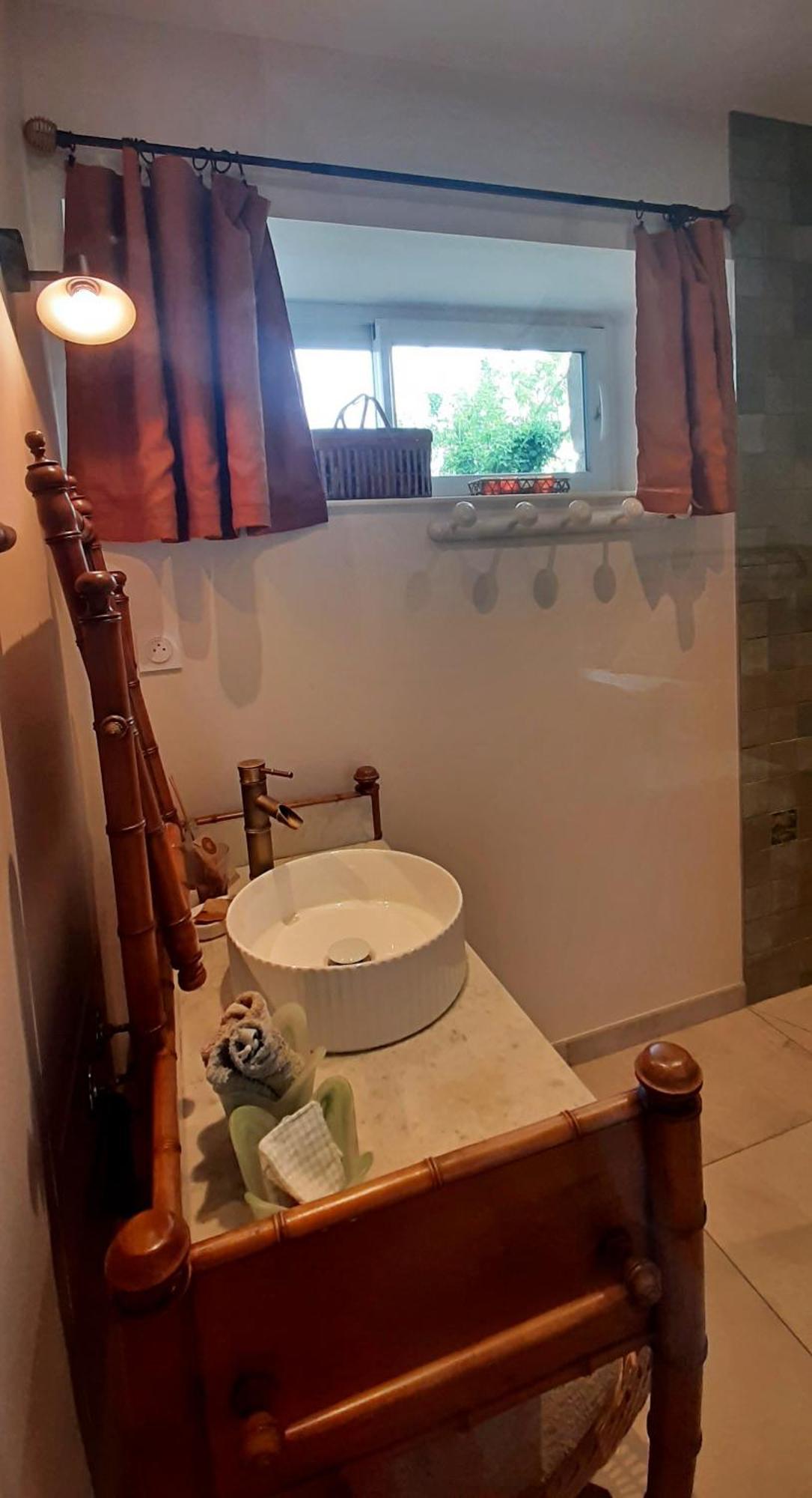 Bed and Breakfast Les Jardins De Nanine Lapleau Exterior foto