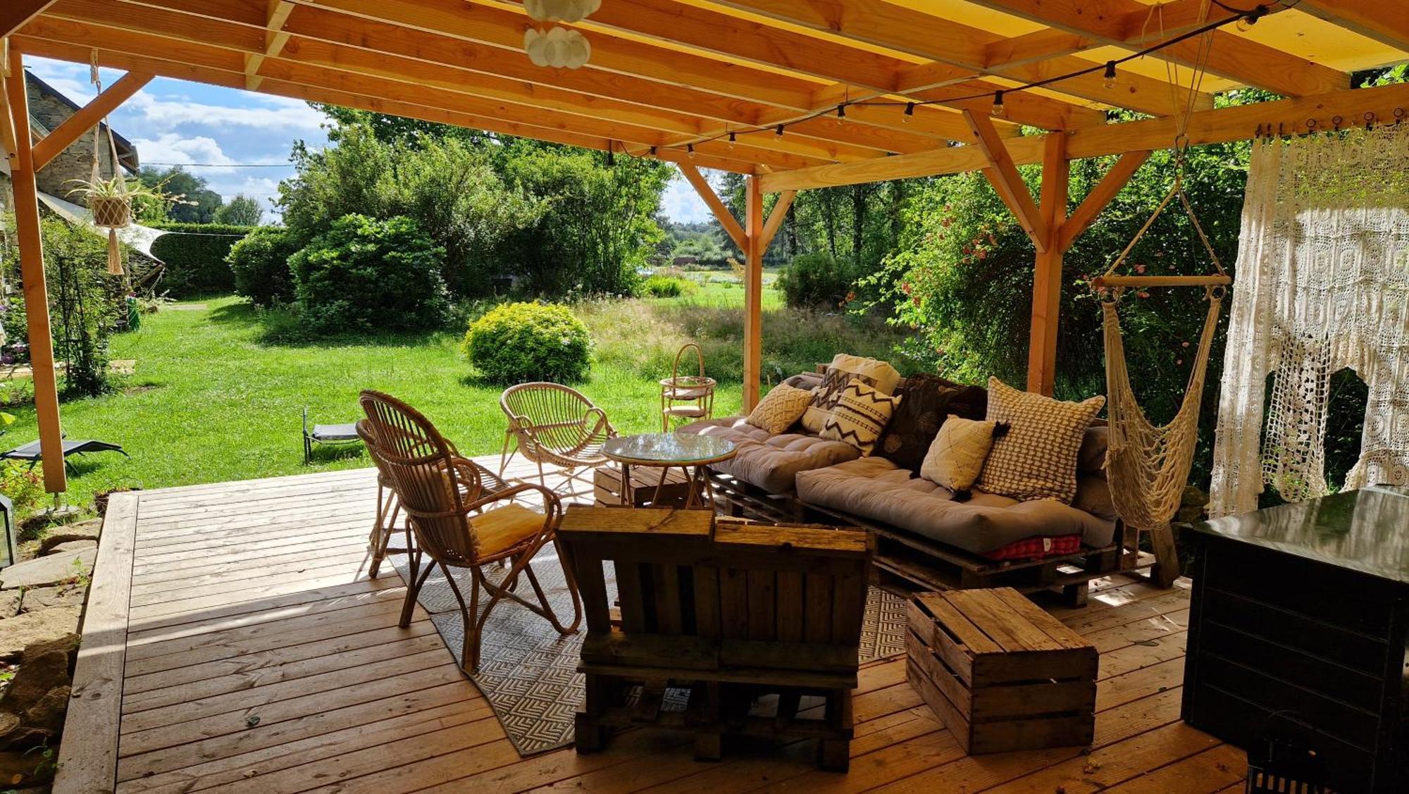 Bed and Breakfast Les Jardins De Nanine Lapleau Exterior foto